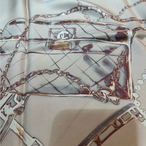 100% authentic silk scarf! - Picture 7 of 9